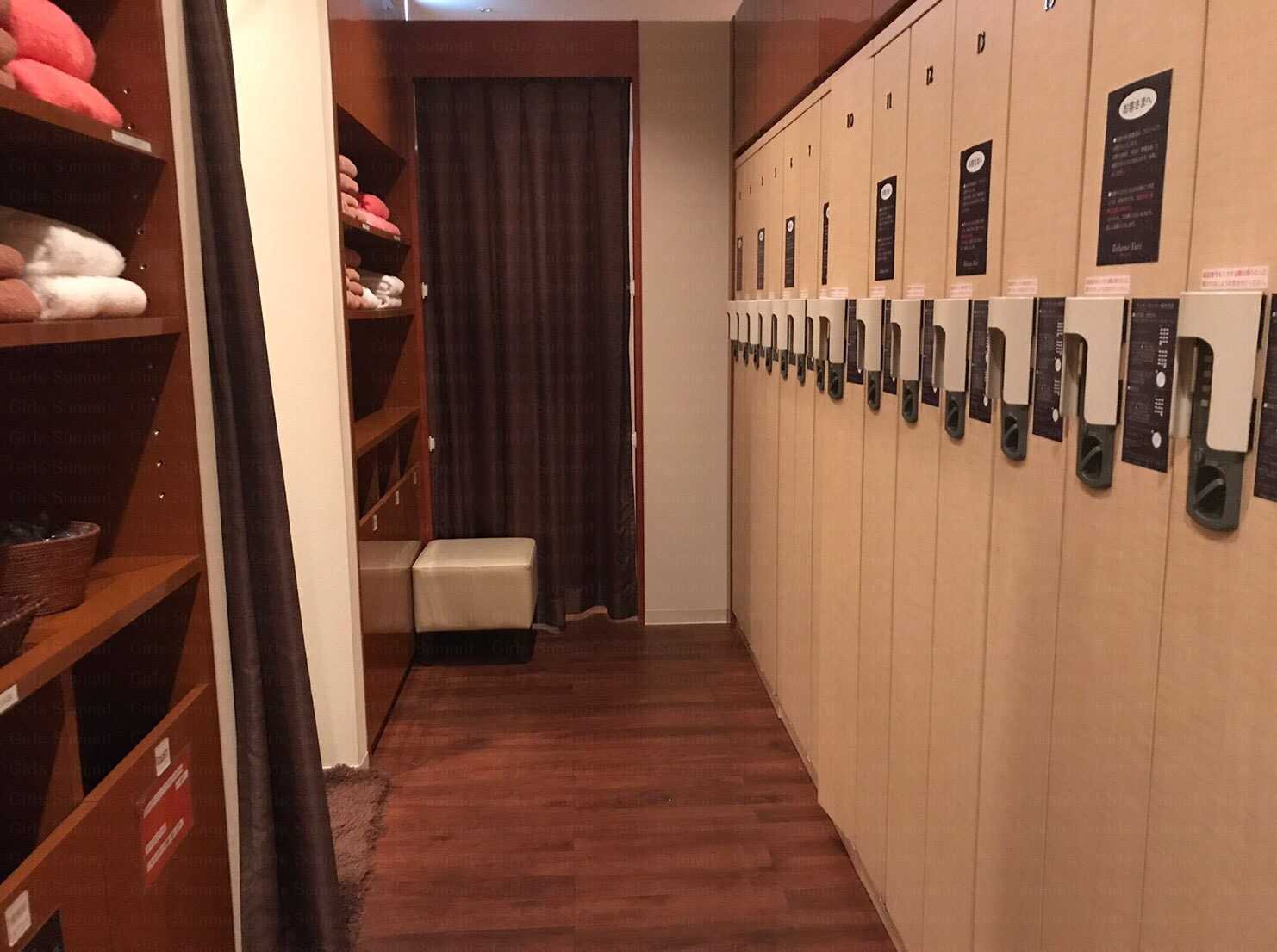 たかの友梨神戸元町店