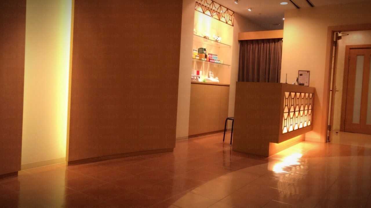ラ・パルレ梅田本店