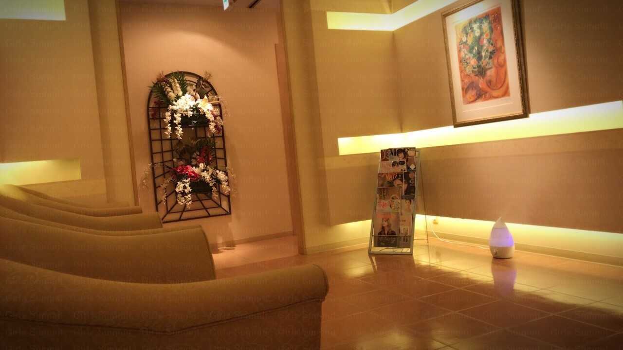 ラ・パルレ梅田本店